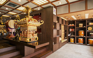 神輿の製作・修理・値段 ― 三社祭宮神輿を謹製した浅草の神輿師 | 宮本